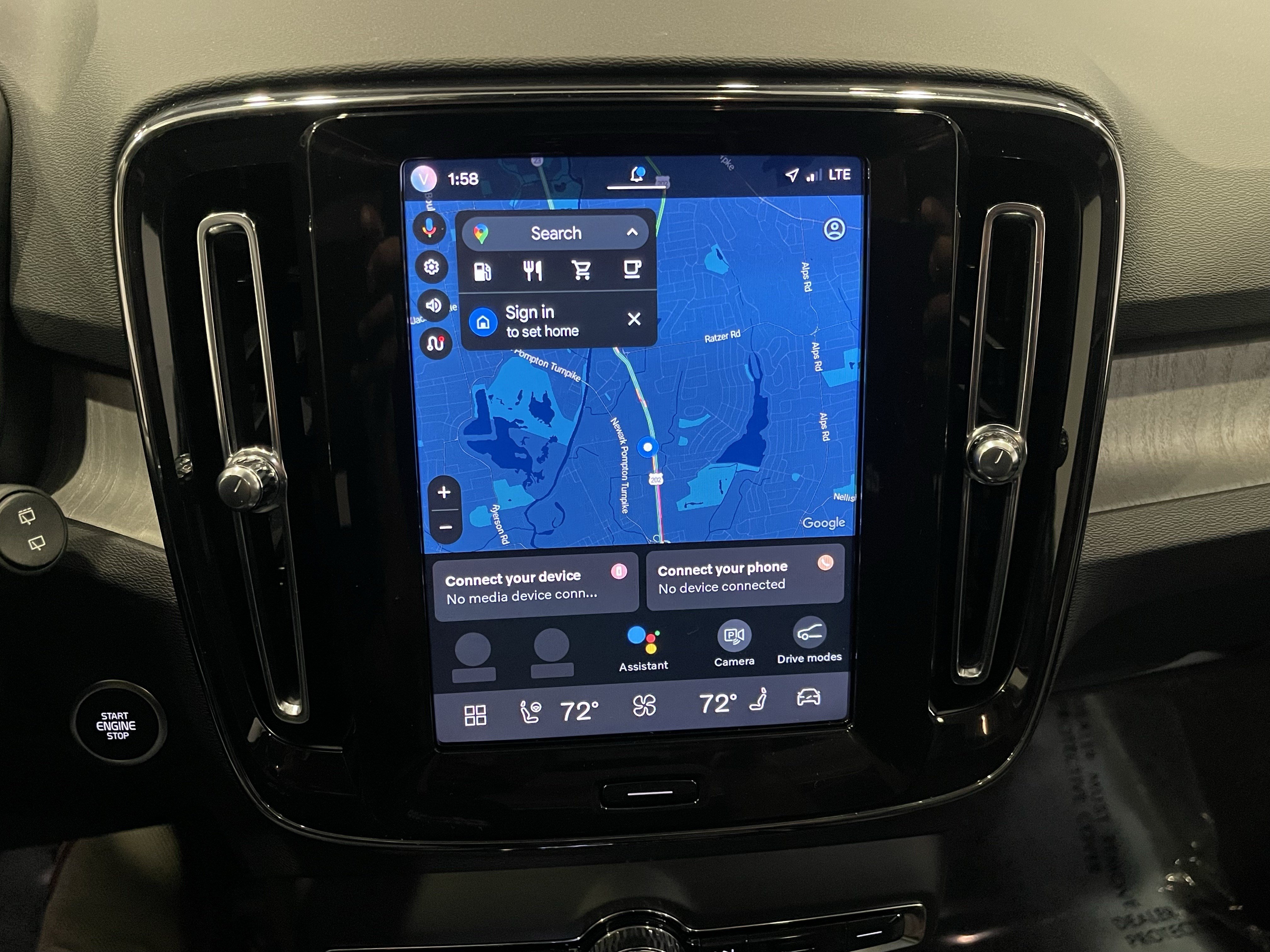 Used 2025 Volvo XC40 B5 Plus w/ Climate Package AWD/4WD image 21