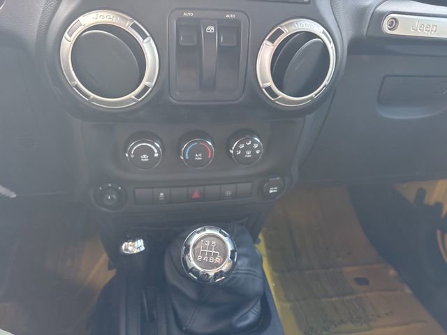 Used 2011 Jeep Wrangler Rubicon w/ PWR Convenience Group AWD/4WD image 12