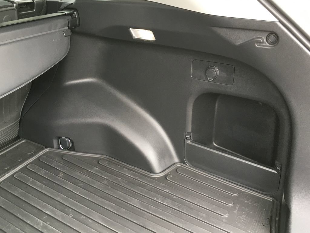 Used 2025 Toyota RAV4 XLE AWD/4WD image 31