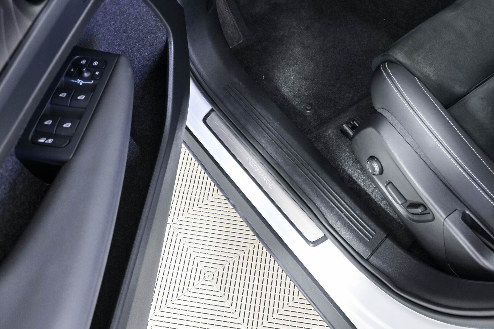 Certified 2024 Volvo C40 Recharge Ultimate AWD/4WD image 9