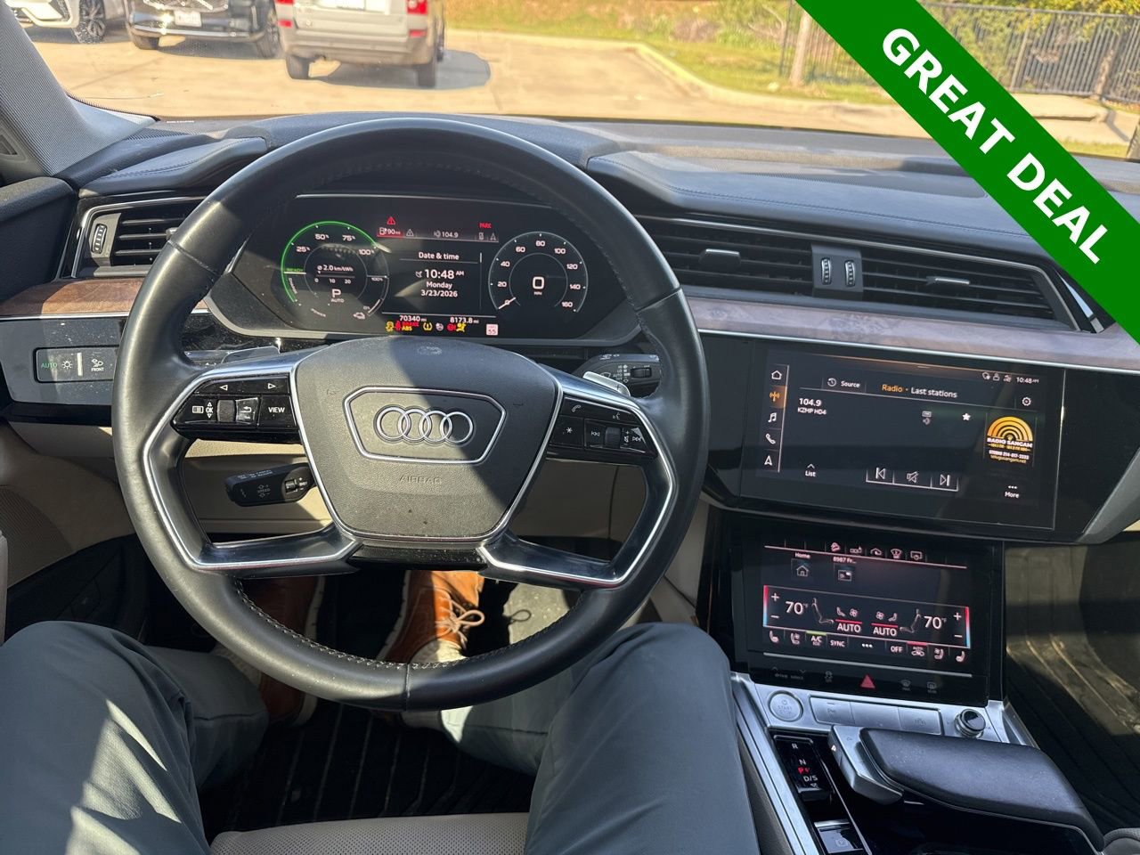 Used 2019 Audi e-tron Prestige w/ Prestige Package image 18