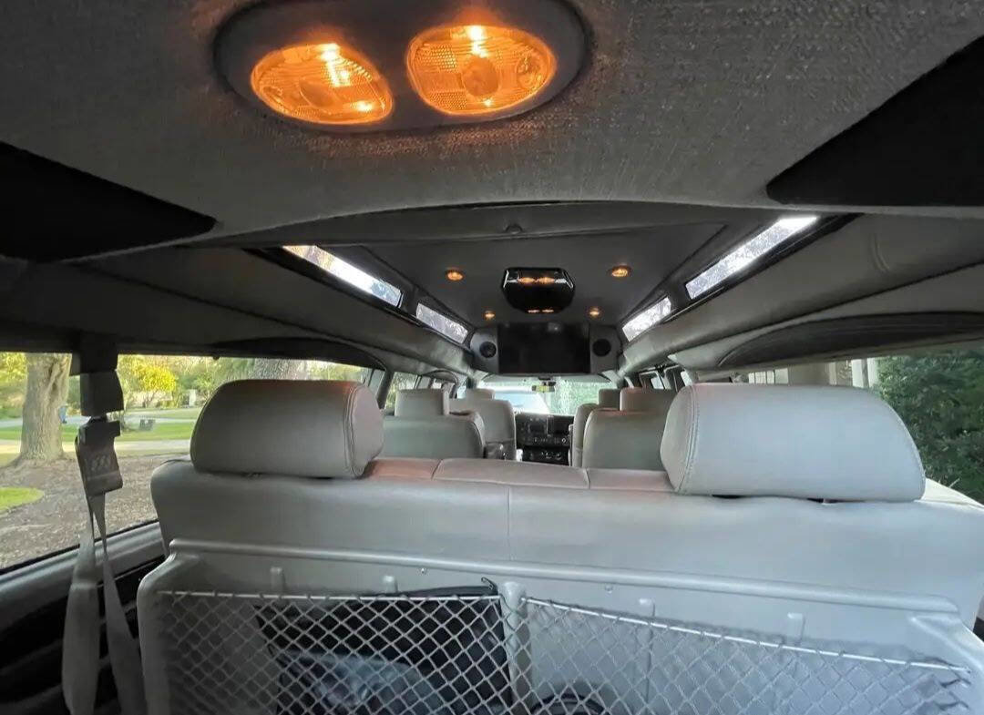 Used 2021 Chevrolet Express 2500 Extended image 13