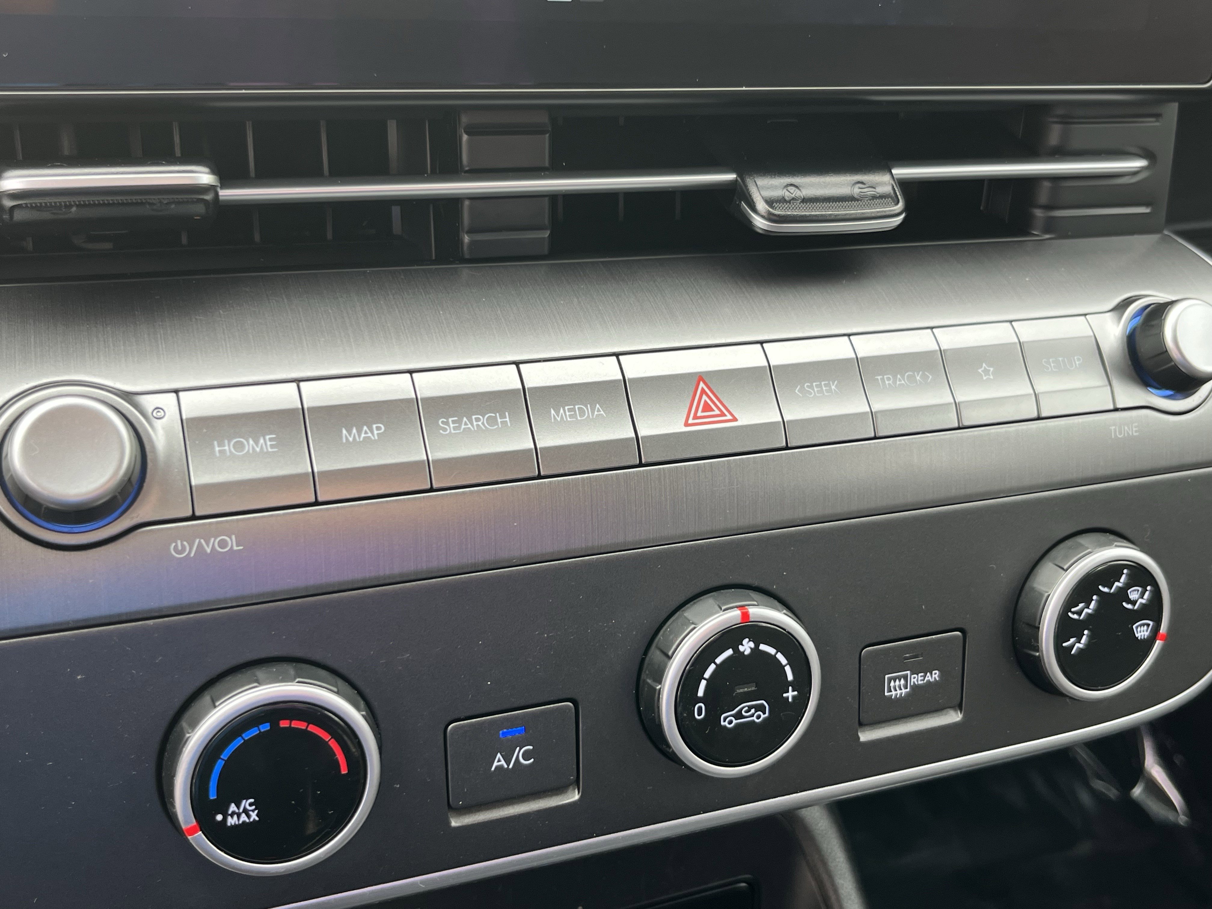 Used 2024 Hyundai Kona SE image 23