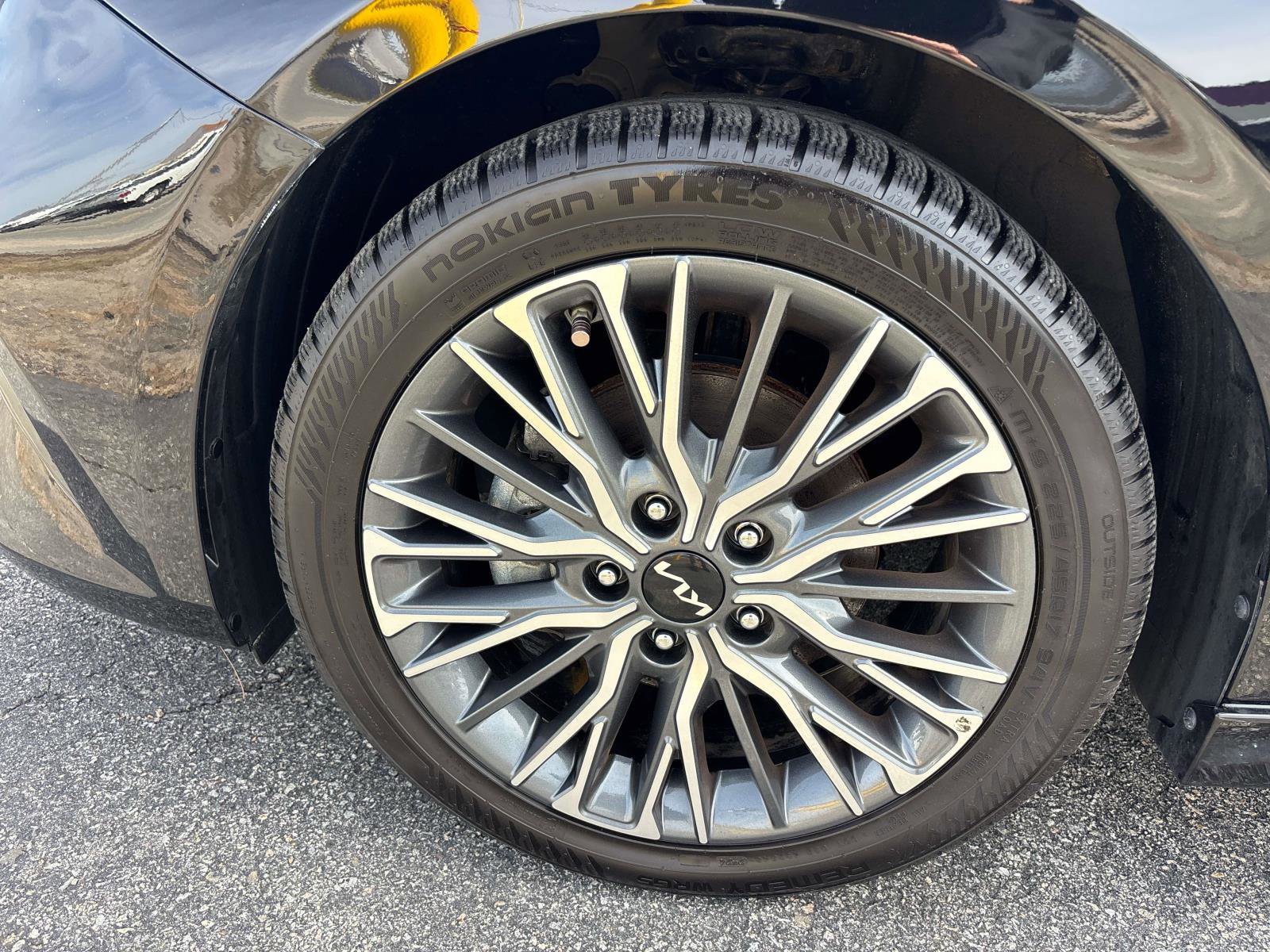 Used 2023 Kia Forte GT-Line w/ GT-Line Premium Package image 7