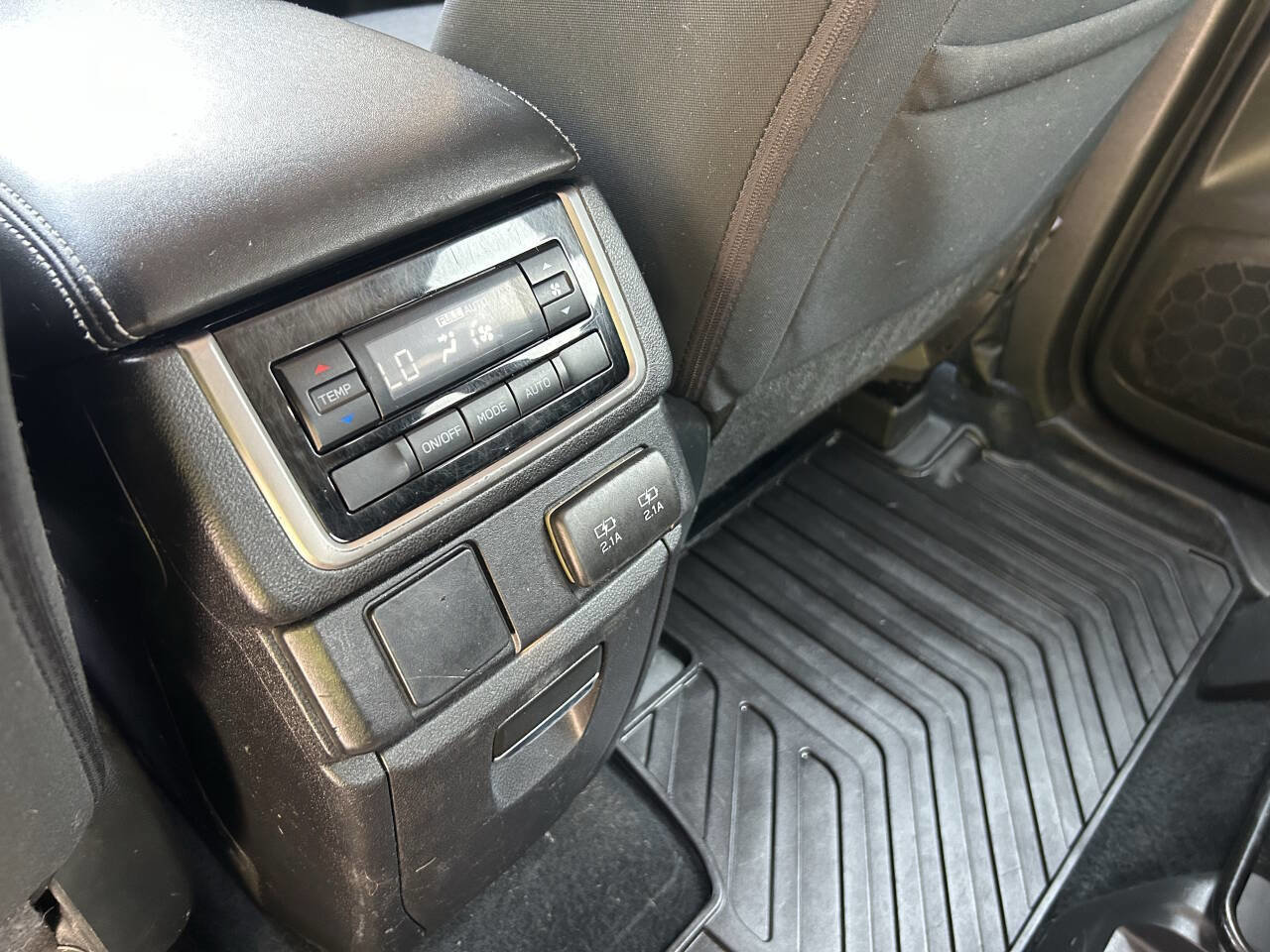 Used 2019 Subaru Ascent Premium image 26