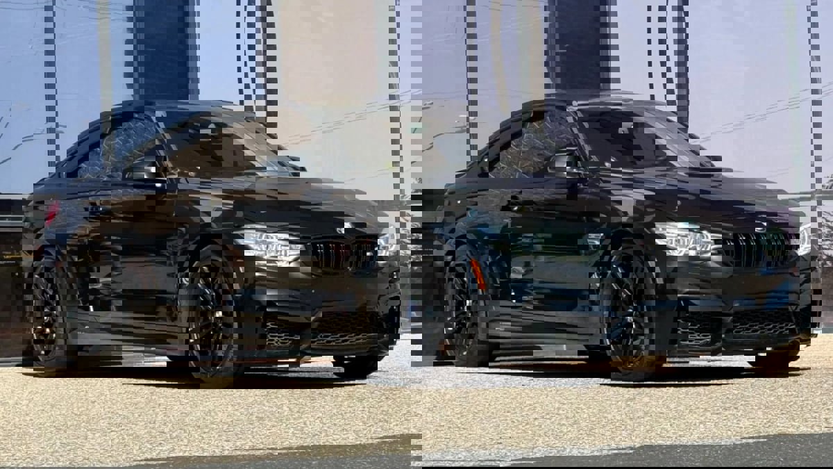 Used 2017 BMW M4 Coupe image 18