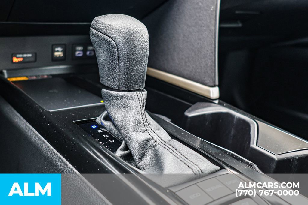 Used 2025 Toyota Camry LE image 45