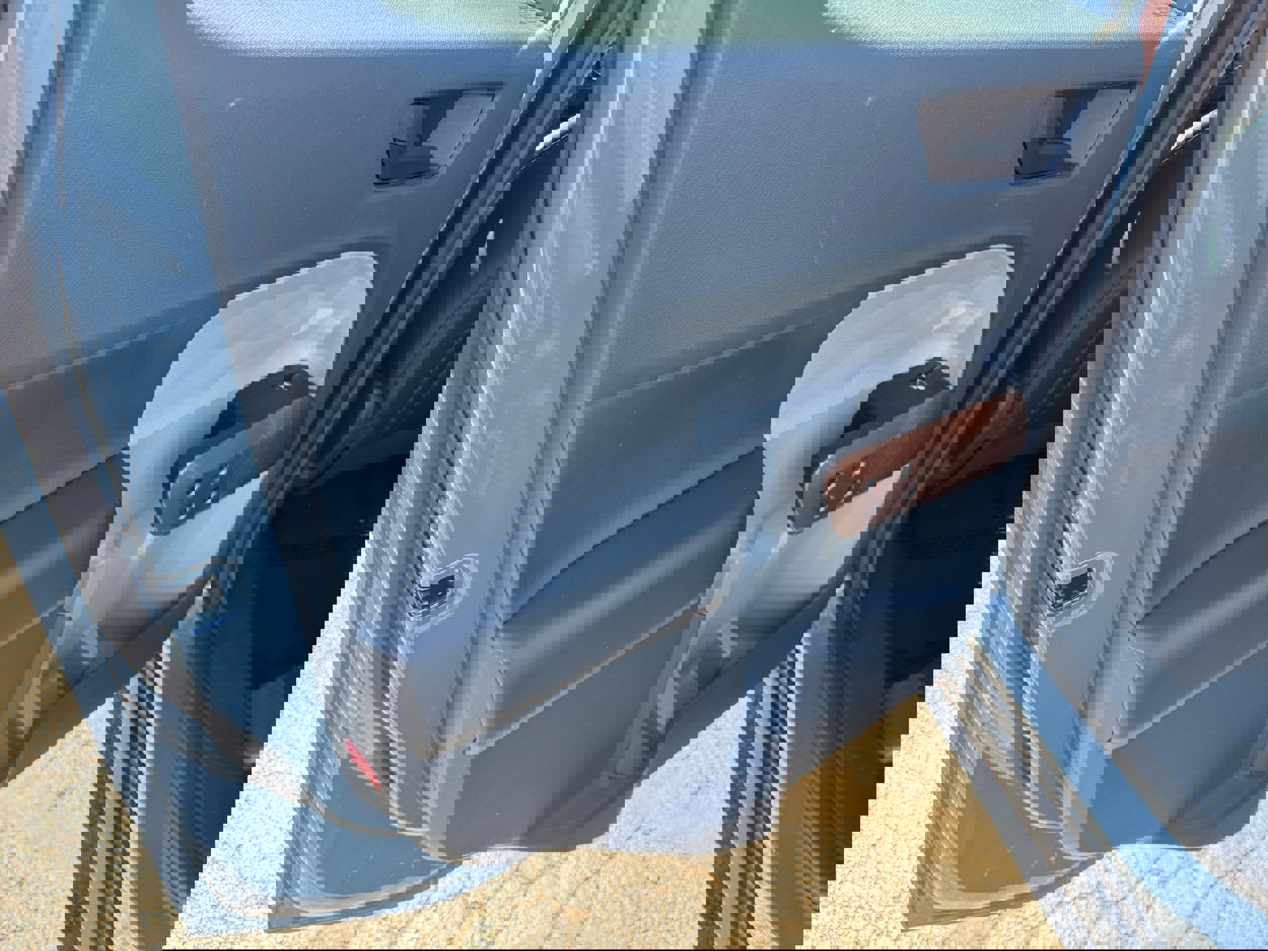 Used 2022 Ford Maverick Lariat image 11