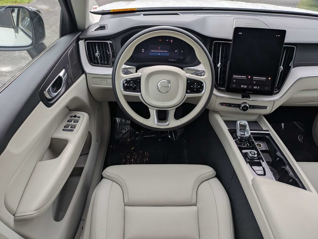 Certified 2026 Volvo XC60 B5 Ultra w/ Protection Package Premier AWD/4WD image 17
