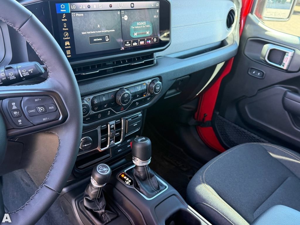 Used 2025 Jeep Wrangler Sport S image 24