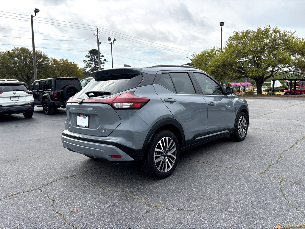 Used 2024 Nissan Kicks SR image 25