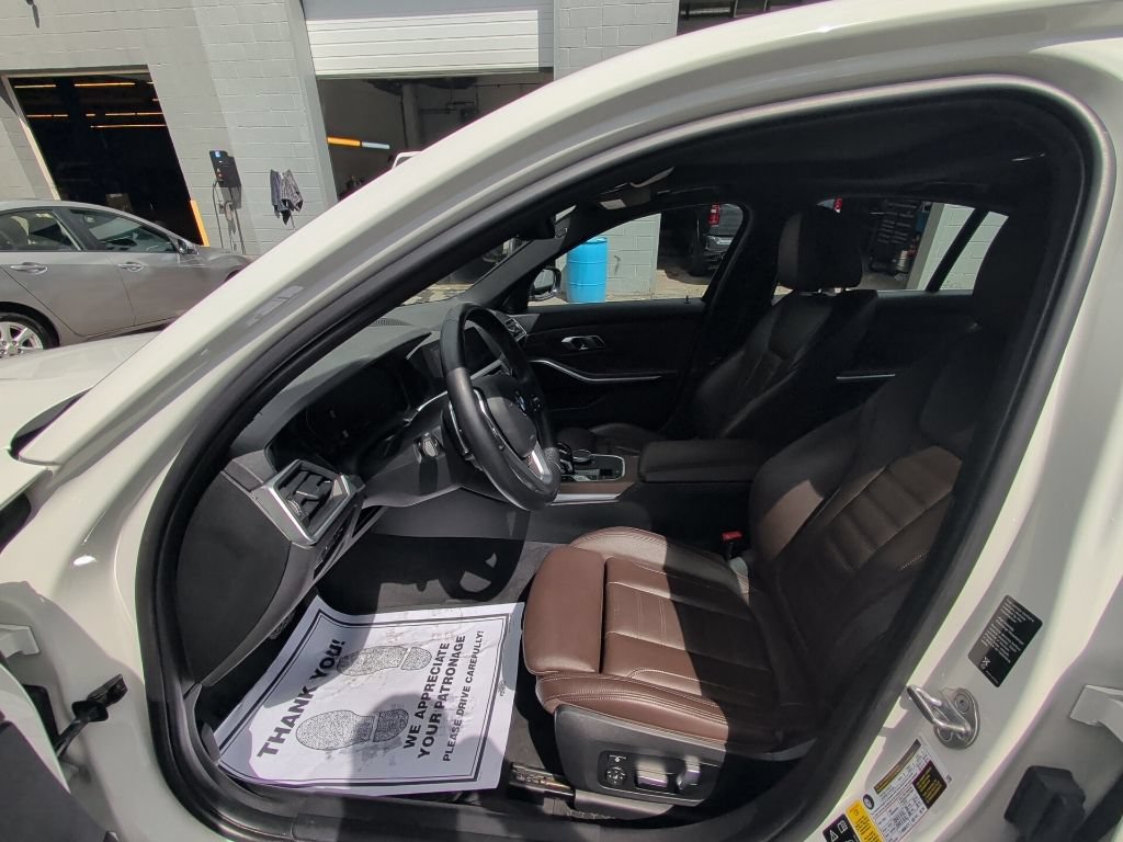 Used 2019 BMW 330i xDrive Sedan w/ Convenience Package AWD/4WD image 9