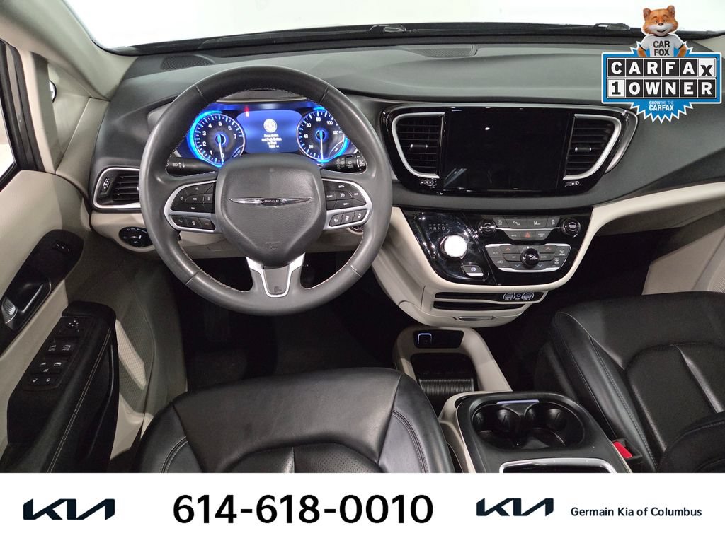 Used 2023 Chrysler Pacifica Touring-L FWD image 16