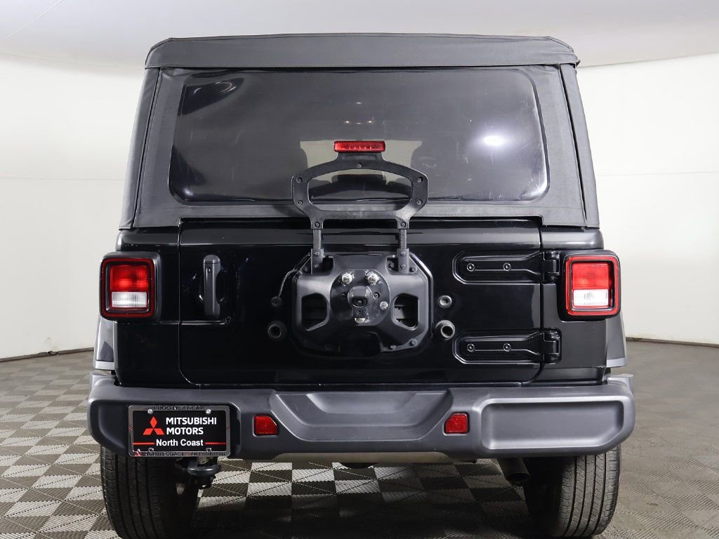 Used 2023 Jeep Wrangler Unlimited Sahara AWD/4WD image 9