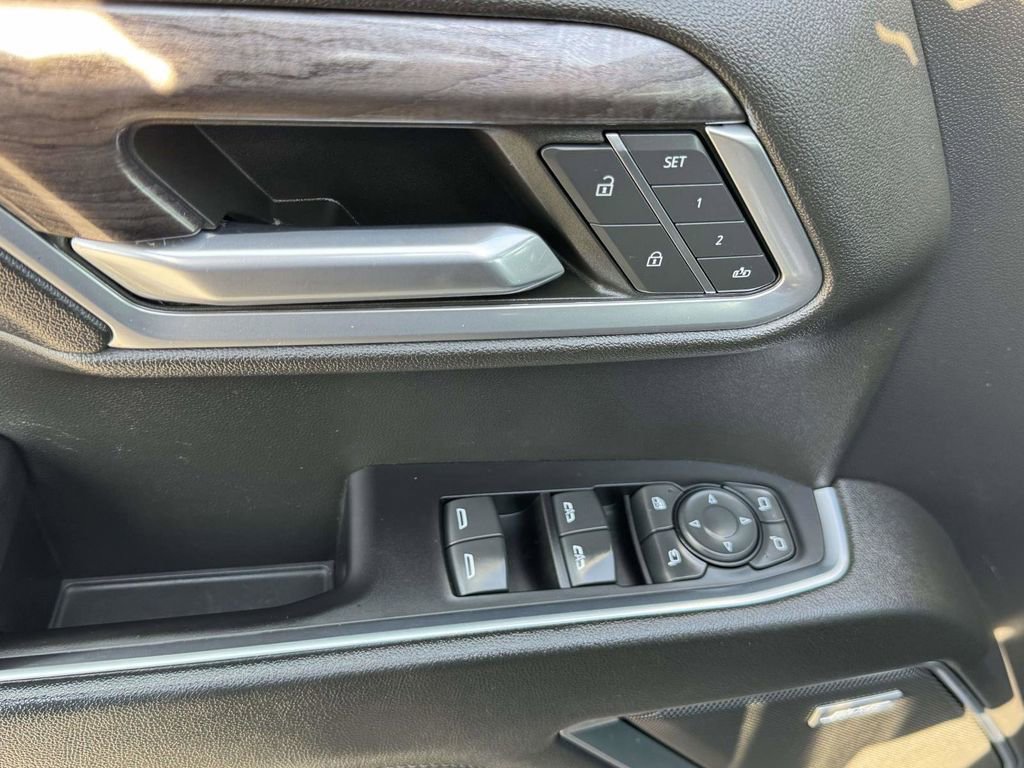 Used 2022 Chevrolet Silverado 1500 LTZ AWD/4WD image 18