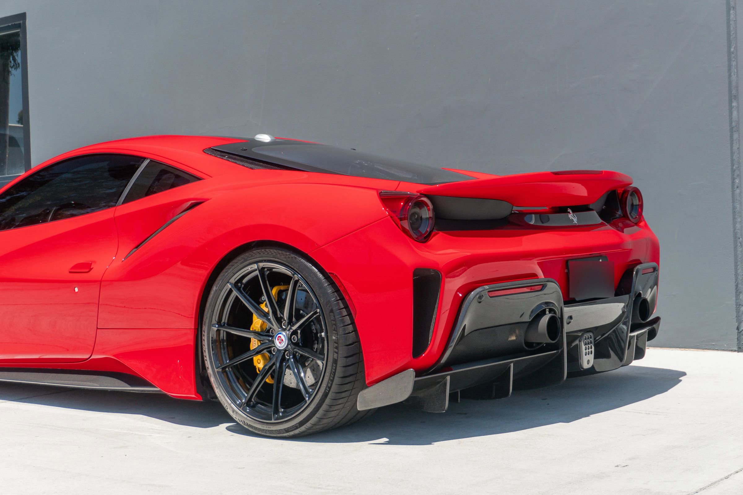 Used 2019 Ferrari 488 Pista Coupe RWD image 19