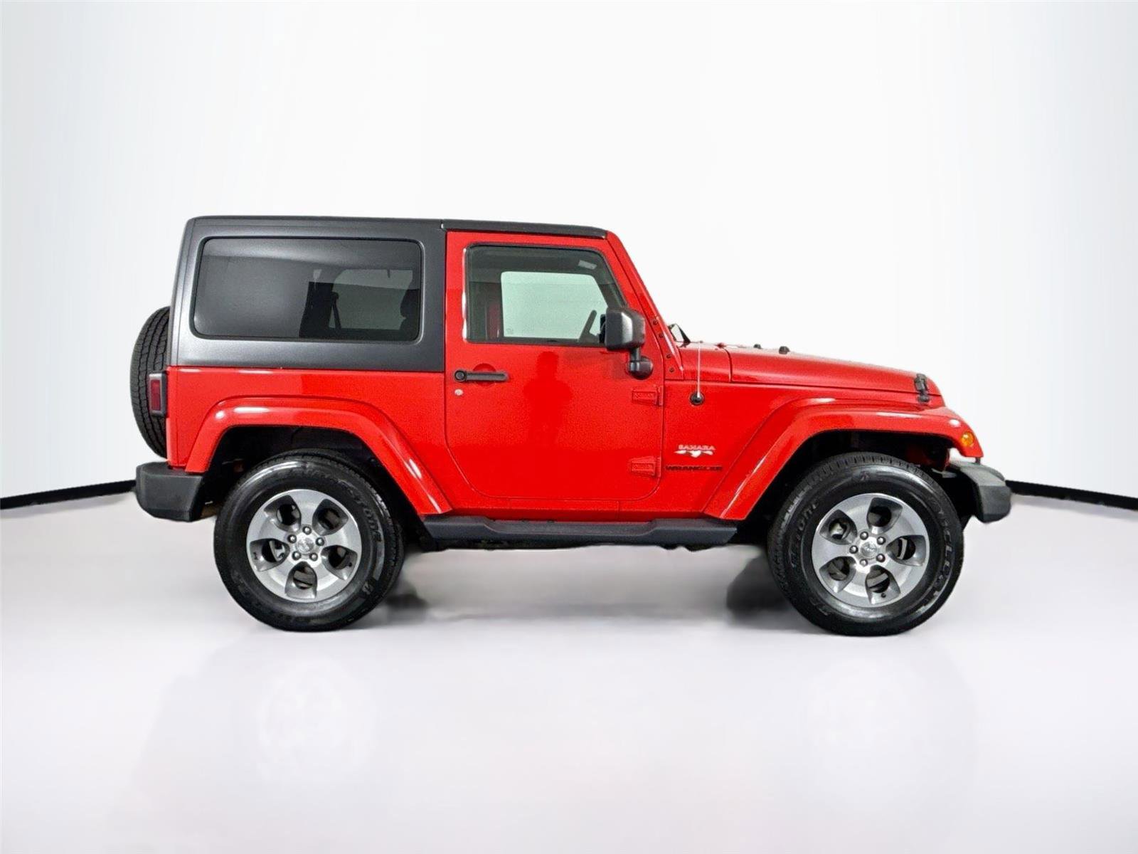 Used 2017 Jeep Wrangler Sahara w/ Connectivity Group image 8
