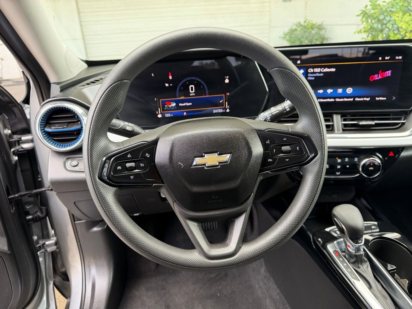 Used 2025 Chevrolet Trax LT image 29