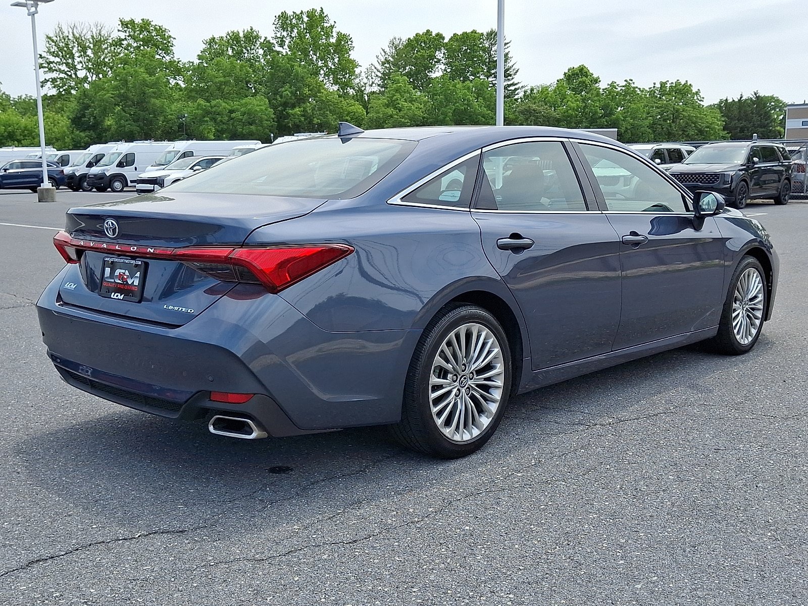 Used 2020 Toyota Avalon Limited w/ Advanced Safety Package FWD image 6