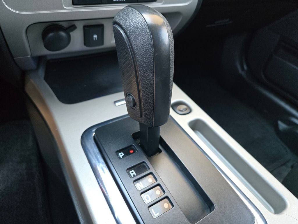 Used 2010 Ford Escape XLT image 17