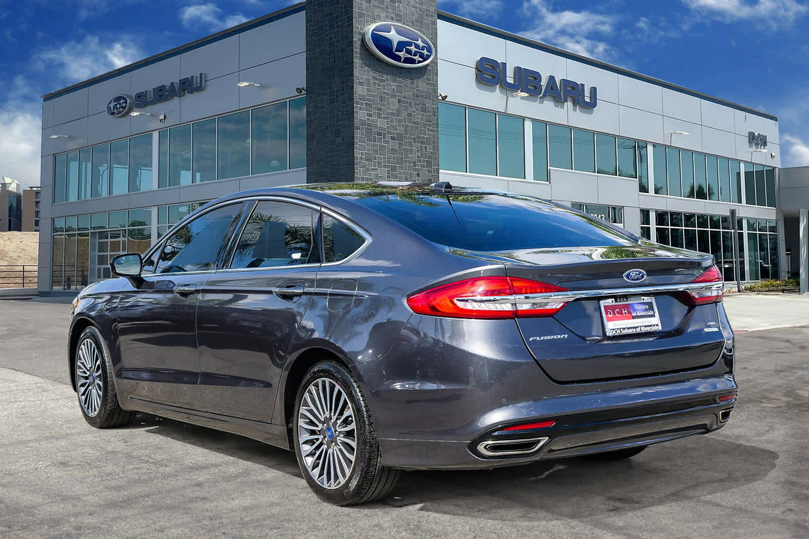 Used 2017 Ford Fusion SE w/ Fusion SE Technology Package FWD image 6