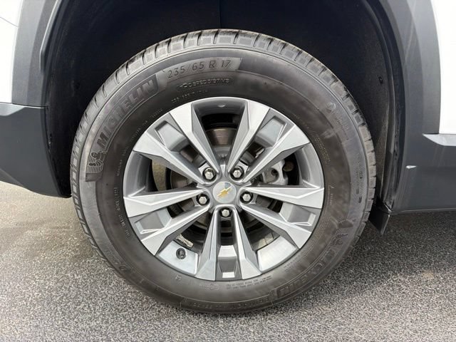 Used 2026 Chevrolet Equinox LT AWD/4WD image 9