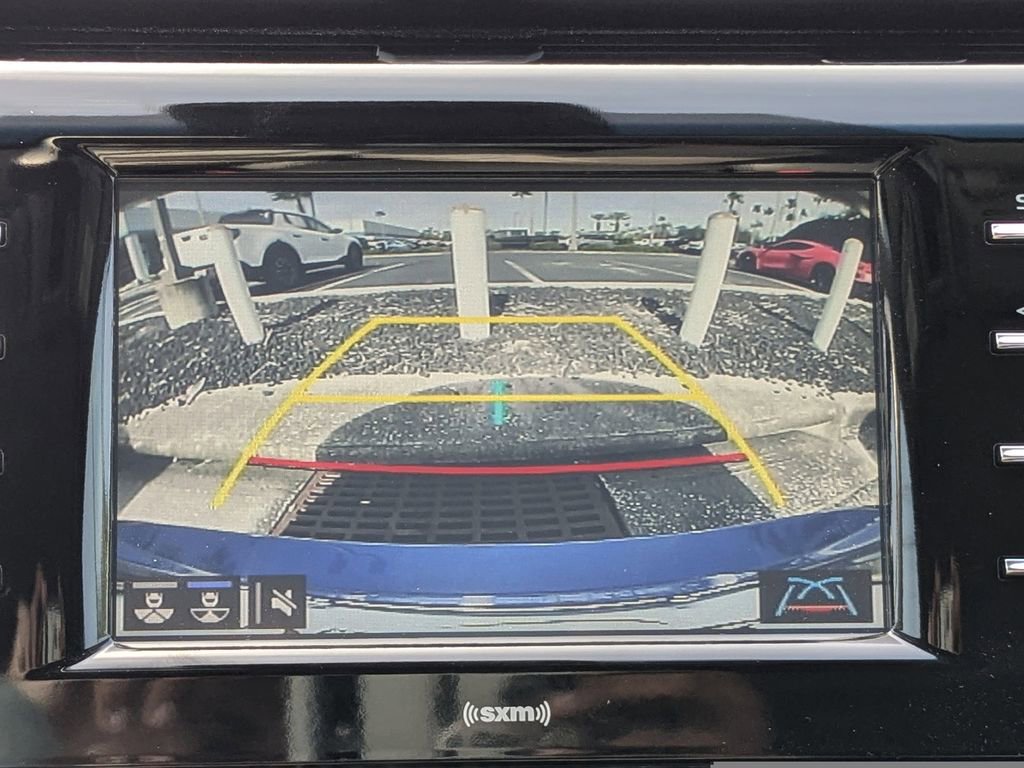 Used 2020 Toyota Camry SE w/ Moonroof Package image 21