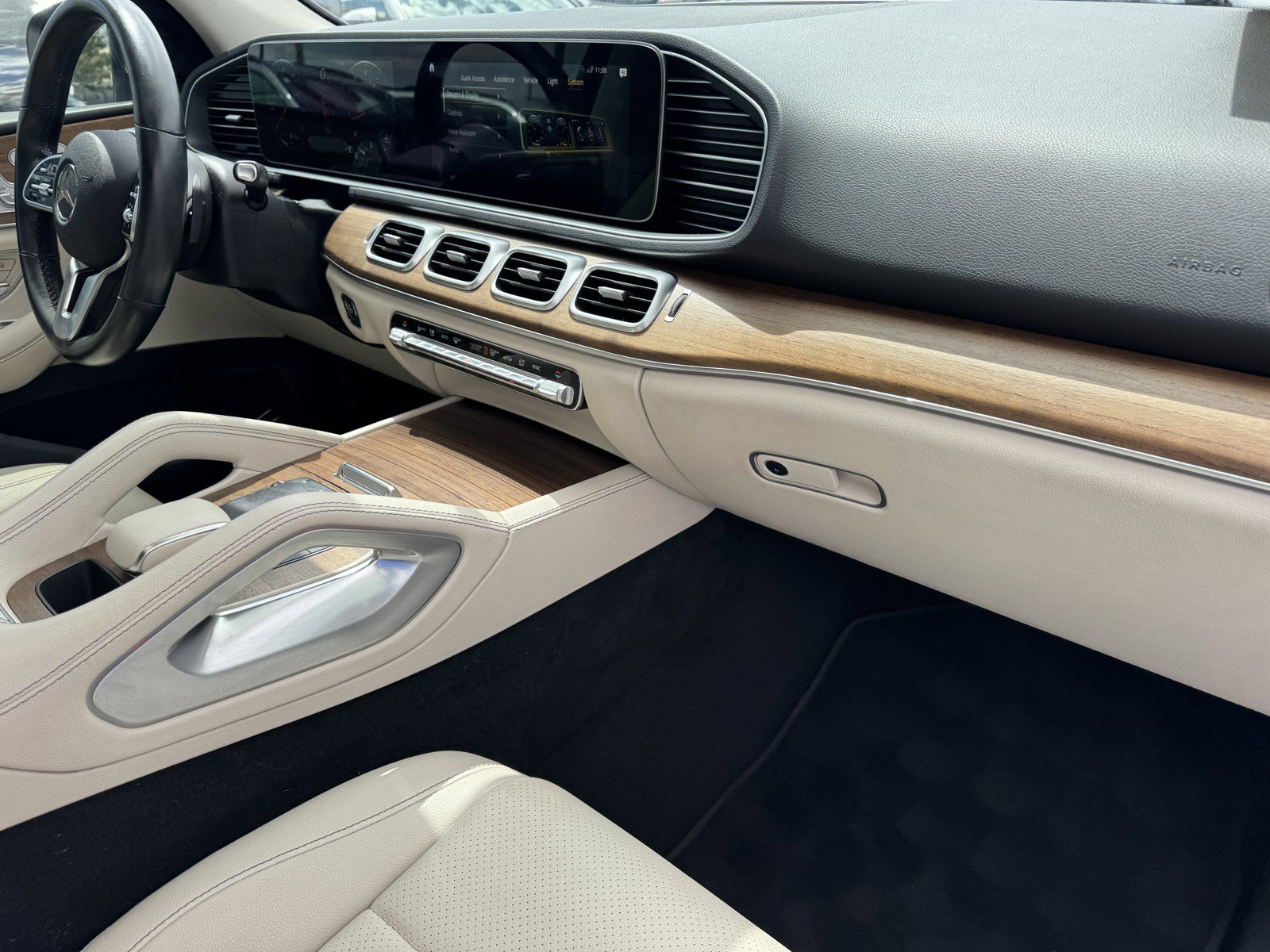 Used 2022 Mercedes-Benz GLE 350 w/ Premium Package image 7