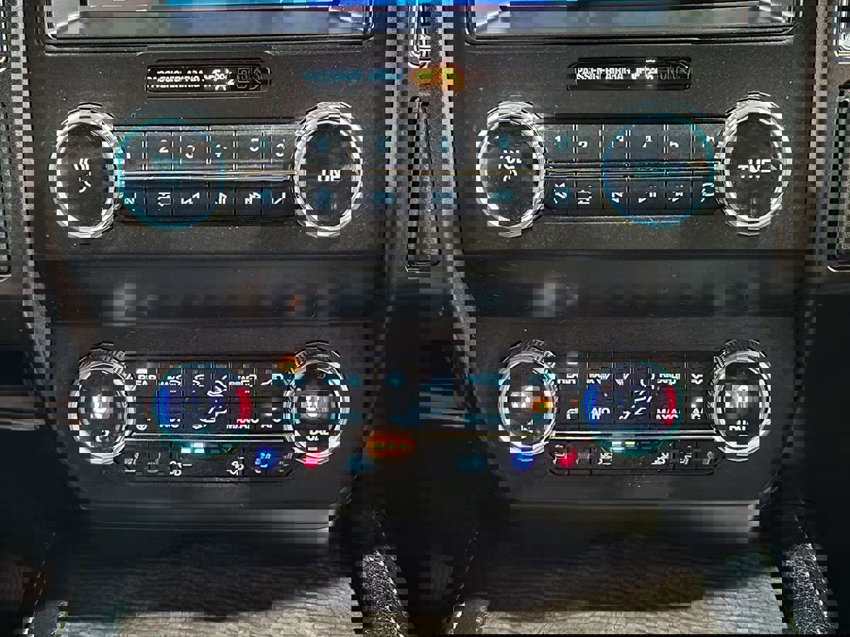 Used 2021 Ford Expedition Limited AWD/4WD image 40