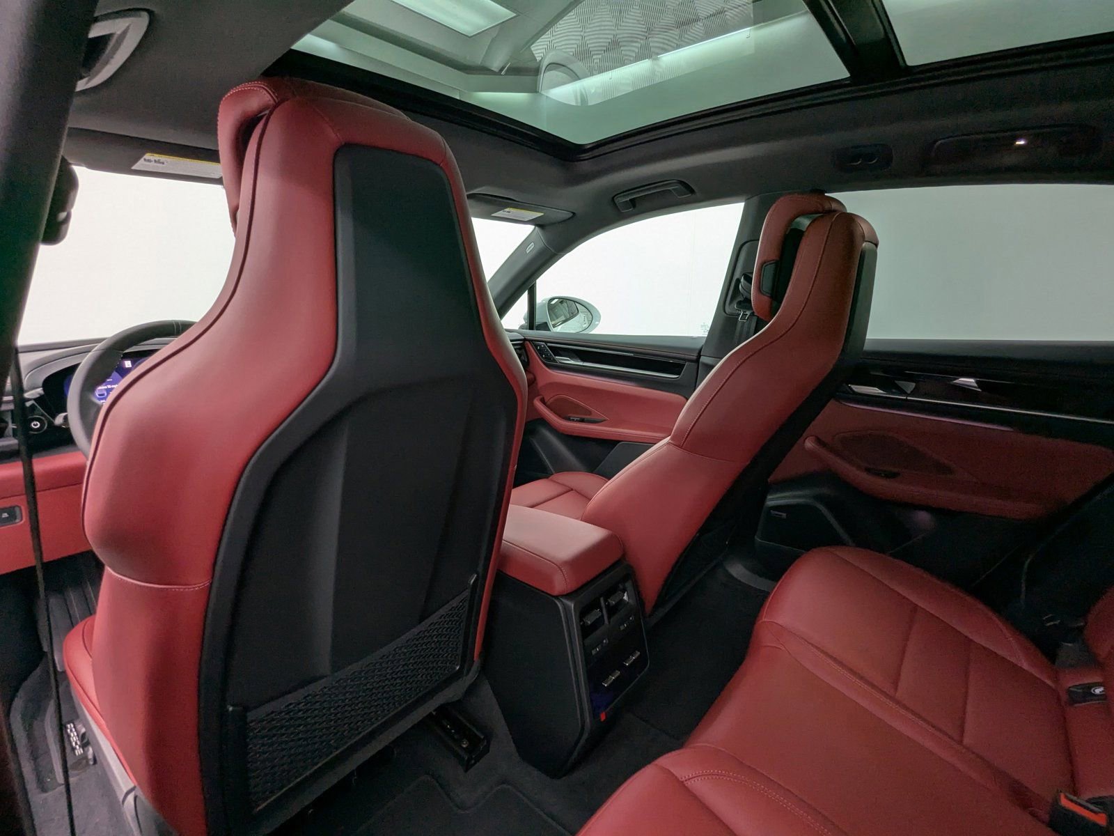 New 2025 Porsche Macan 4 Electric image 20