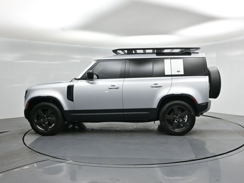 Used 2024 Land Rover Defender 110 S image 29