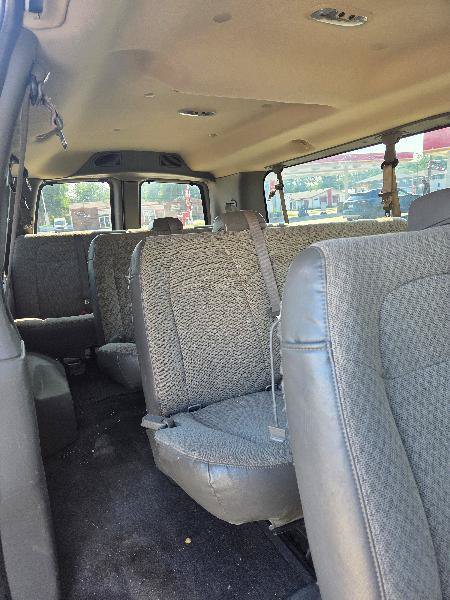 Used 2010 Chevrolet Express 3500 LT w/ LT Preferred Equipment Group RWD image 12