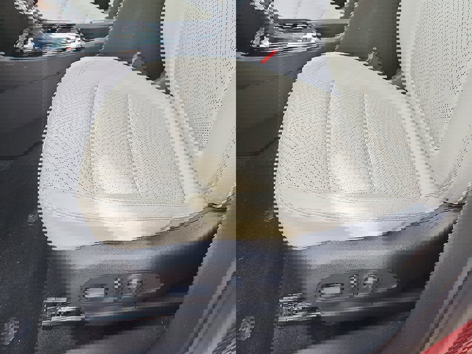 Used 2021 Buick Encore GX Essence w/ Advanced Technology Package image 24