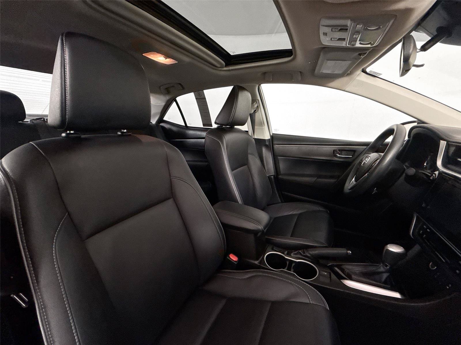 Used 2017 Toyota Corolla XLE w/ Carpet Mat Package (TMS) FWD image 39