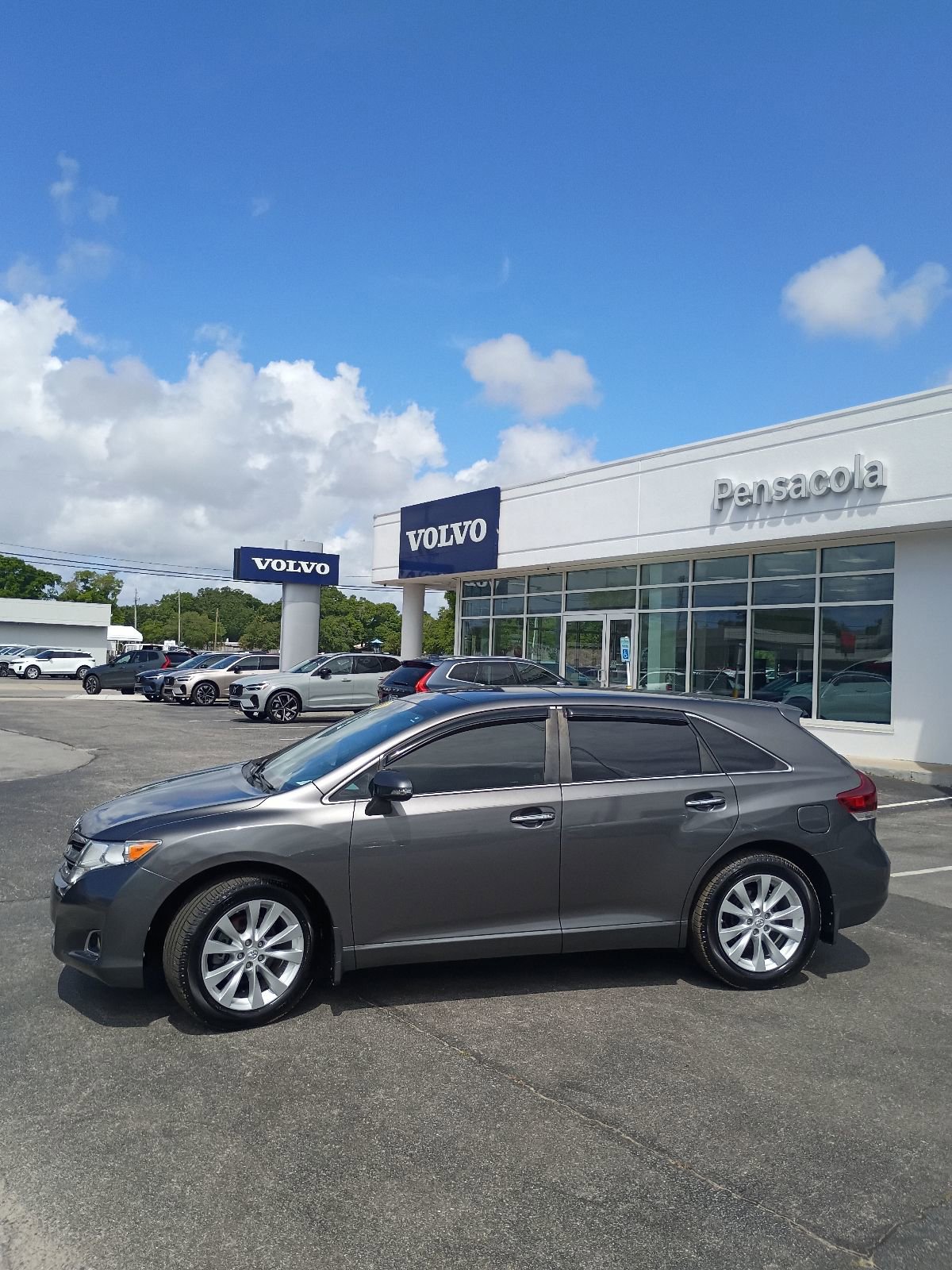 Used 2014 Toyota Venza XLE w/ XLE Premium Package FWD image 3