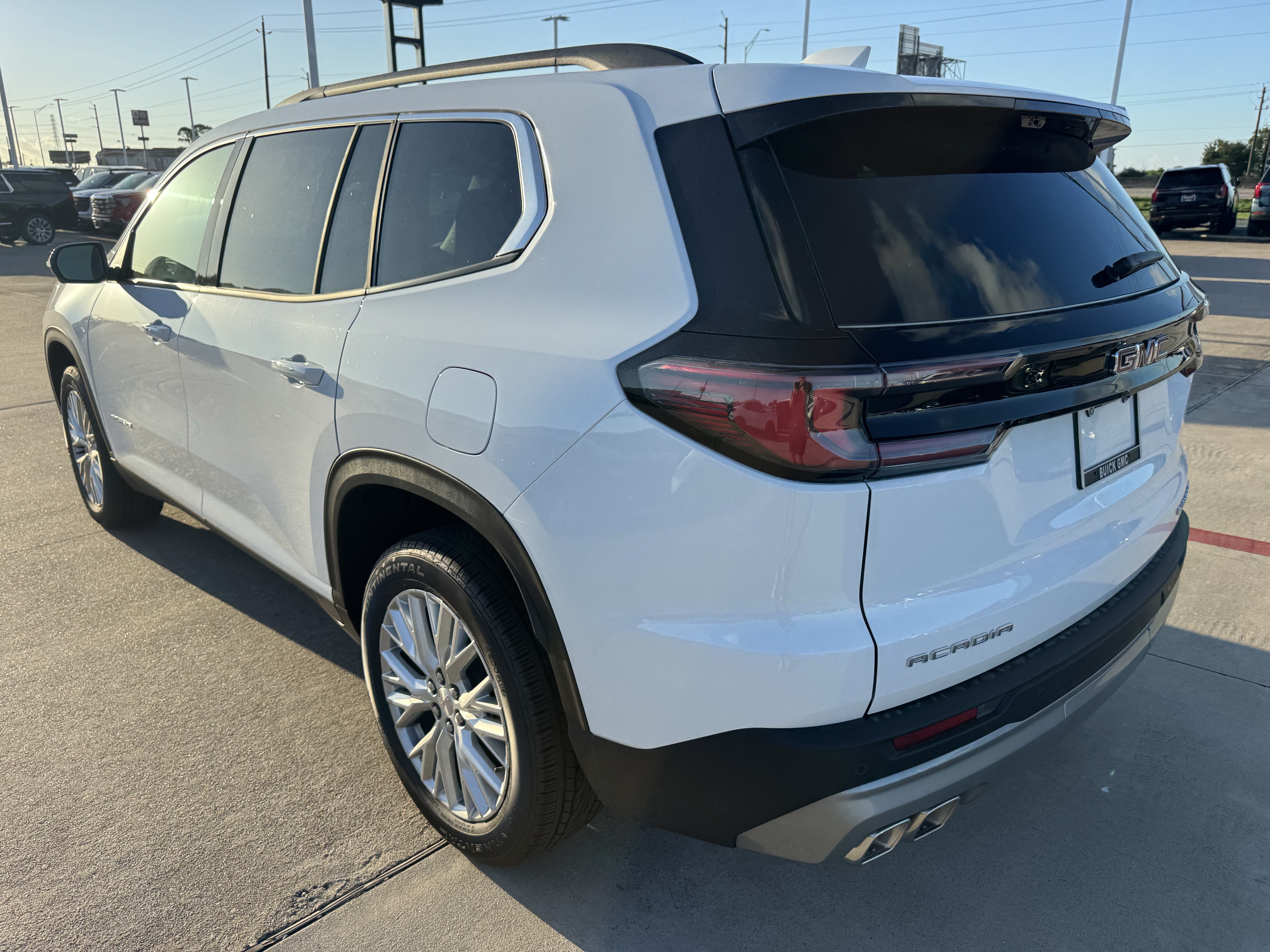 New 2026 GMC Acadia Elevation w/ Elevation Premium Package FWD image 8