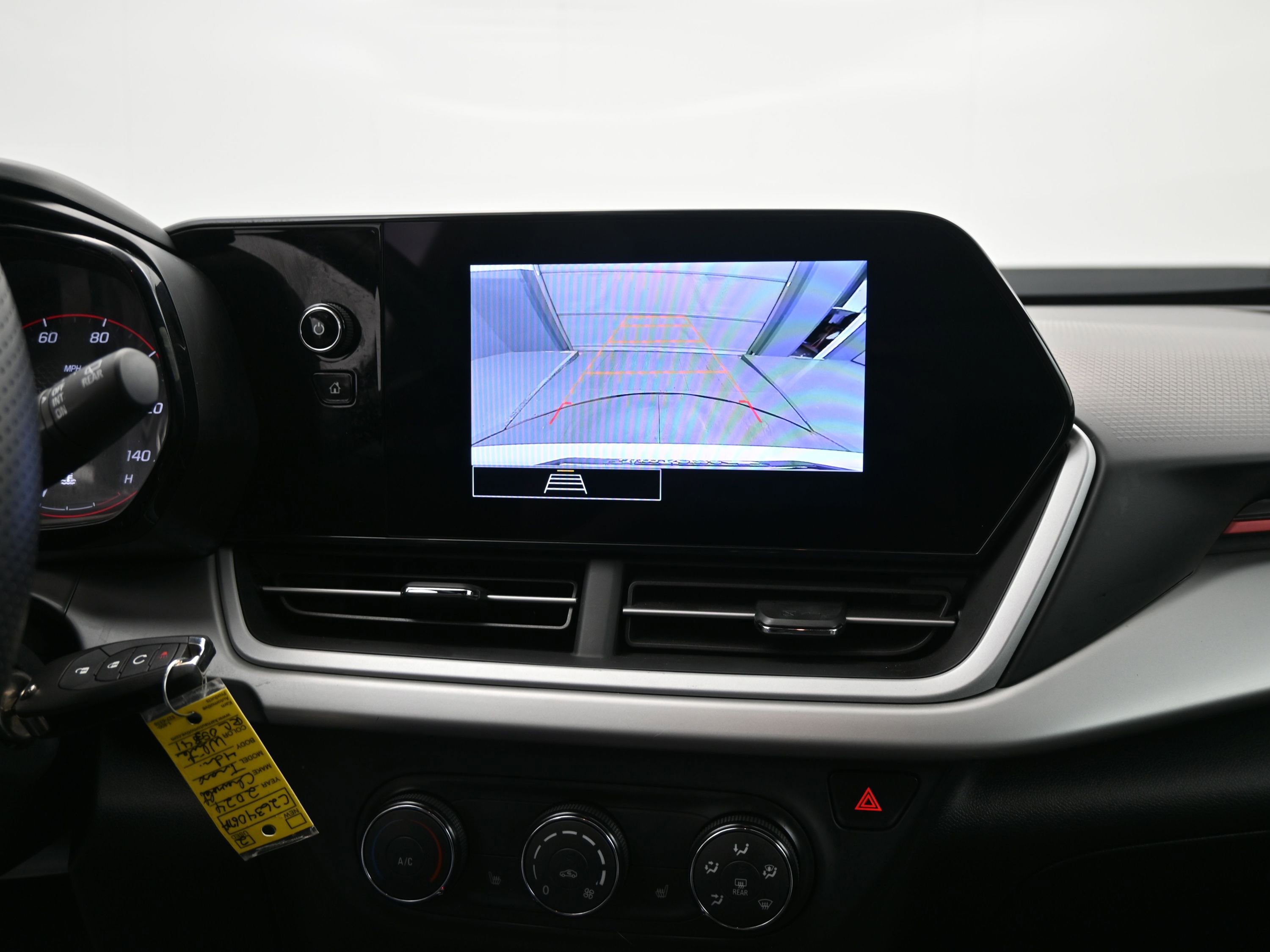 Used 2024 Chevrolet Trax RS w/ Sunroof Package image 17