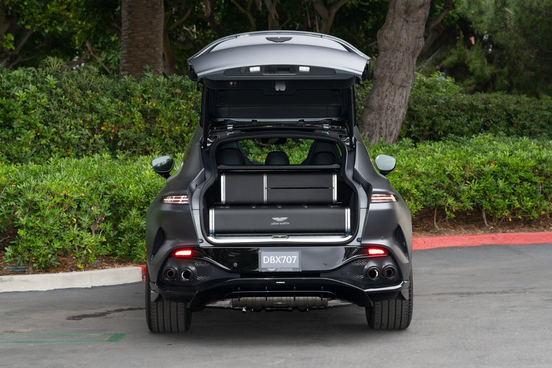 Used 2025 Aston Martin DBX 707 image 7