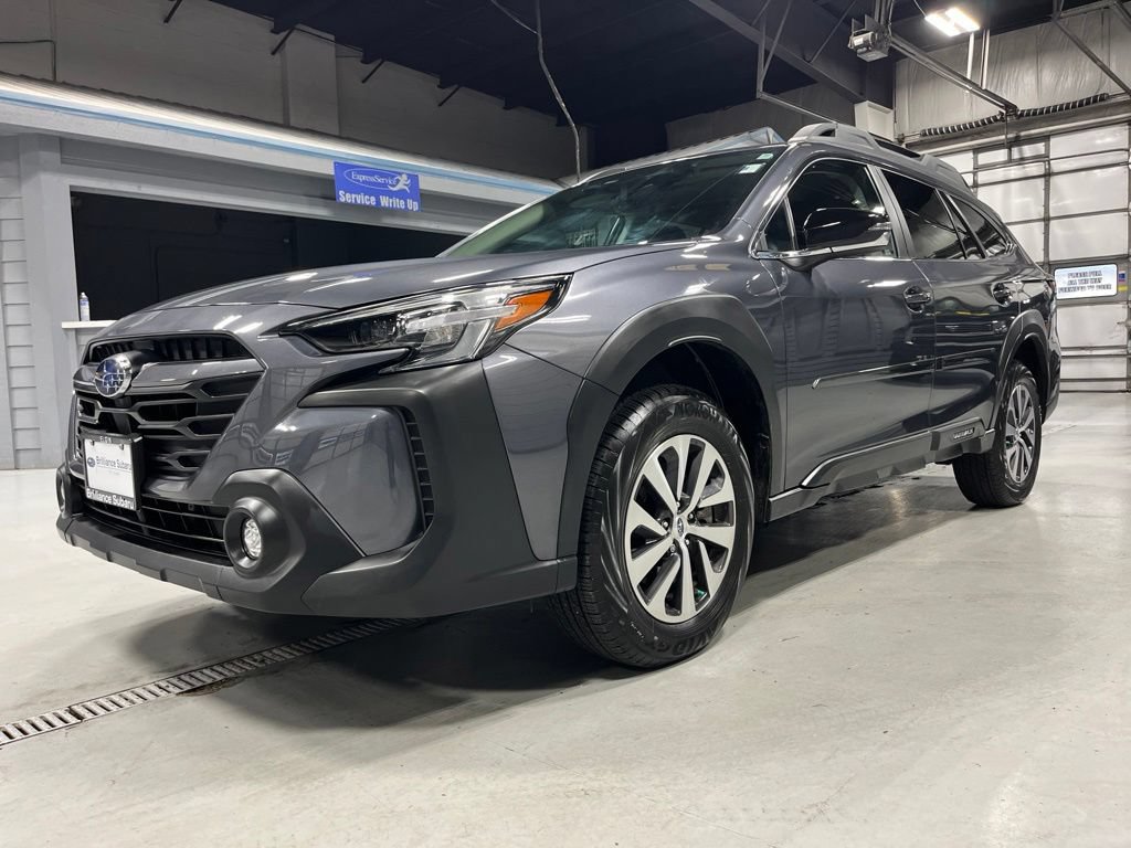 Certified 2025 Subaru Outback Premium AWD/4WD image 4