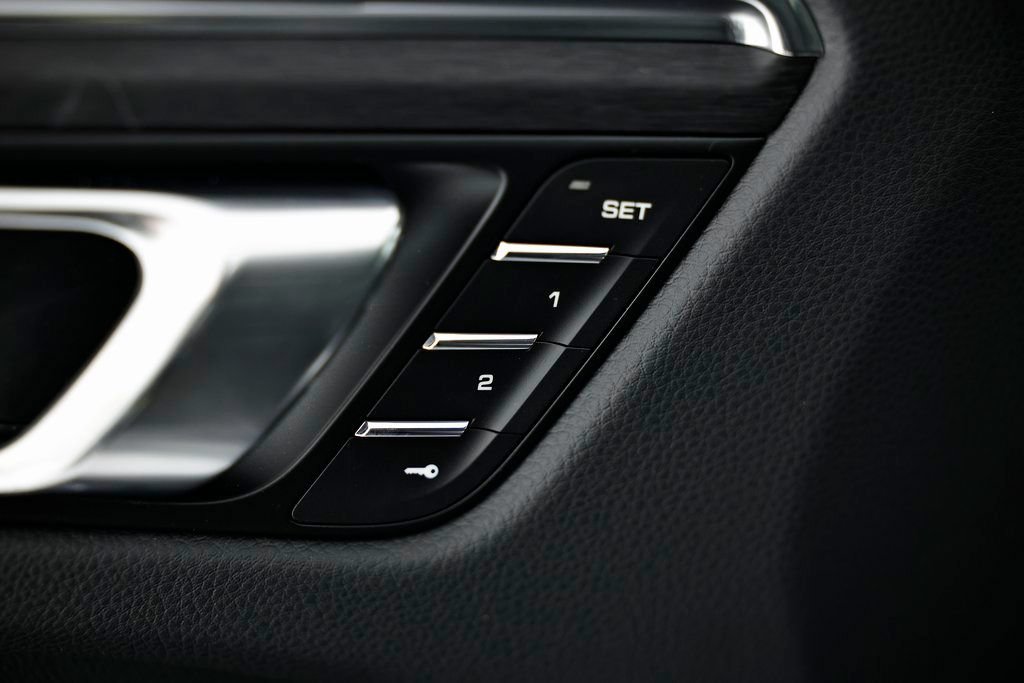 New 2026 Porsche Macan GTS AWD/4WD image 19