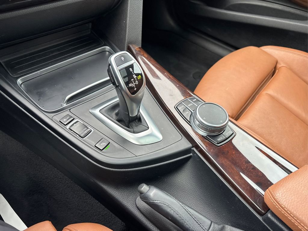 Used 2017 BMW 330i Gran Turismo xDrive image 39