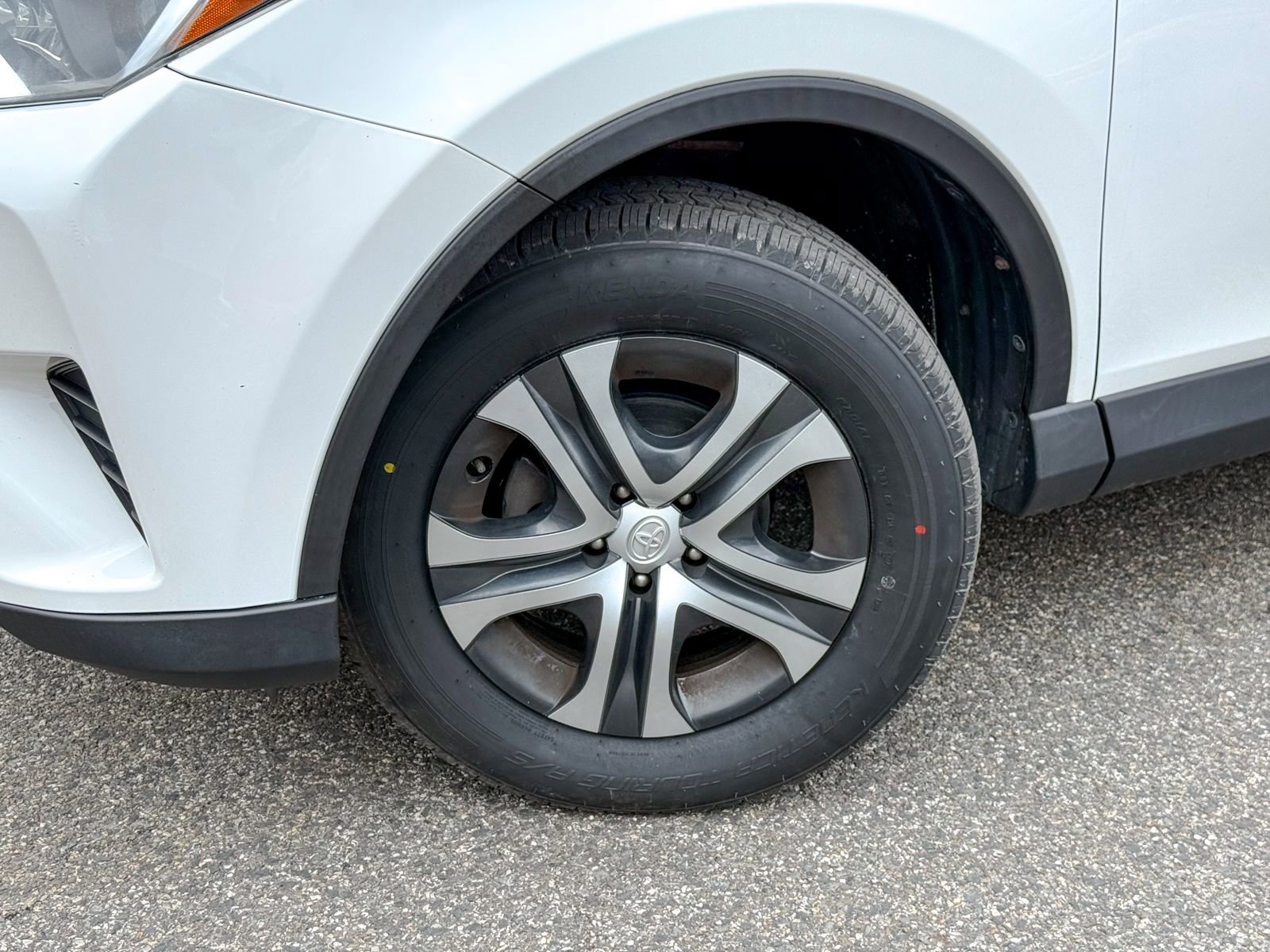 Used 2018 Toyota RAV4 LE w/ All Weather Liner Package image 10