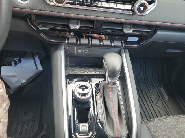 Used 2023 Chevrolet Colorado Z71 w/ Z71 Convenience Package 2 image 32