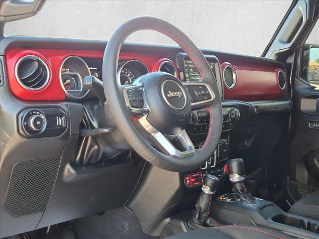 Used 2023 Jeep Wrangler Unlimited Rubicon w/ Cold Weather Group AWD/4WD image 10