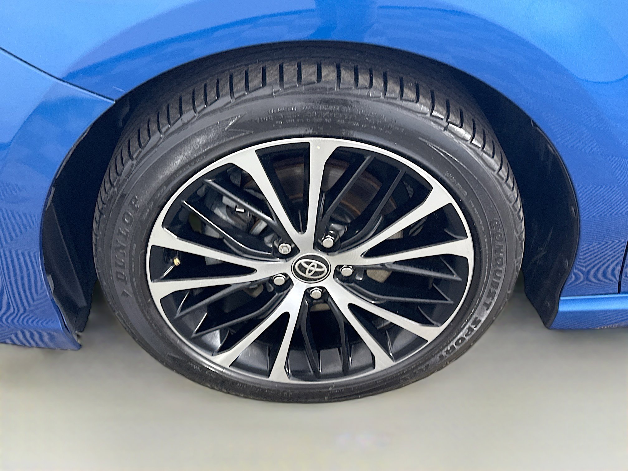 Used 2020 Toyota Camry SE w/ Carpet Mat Package image 37