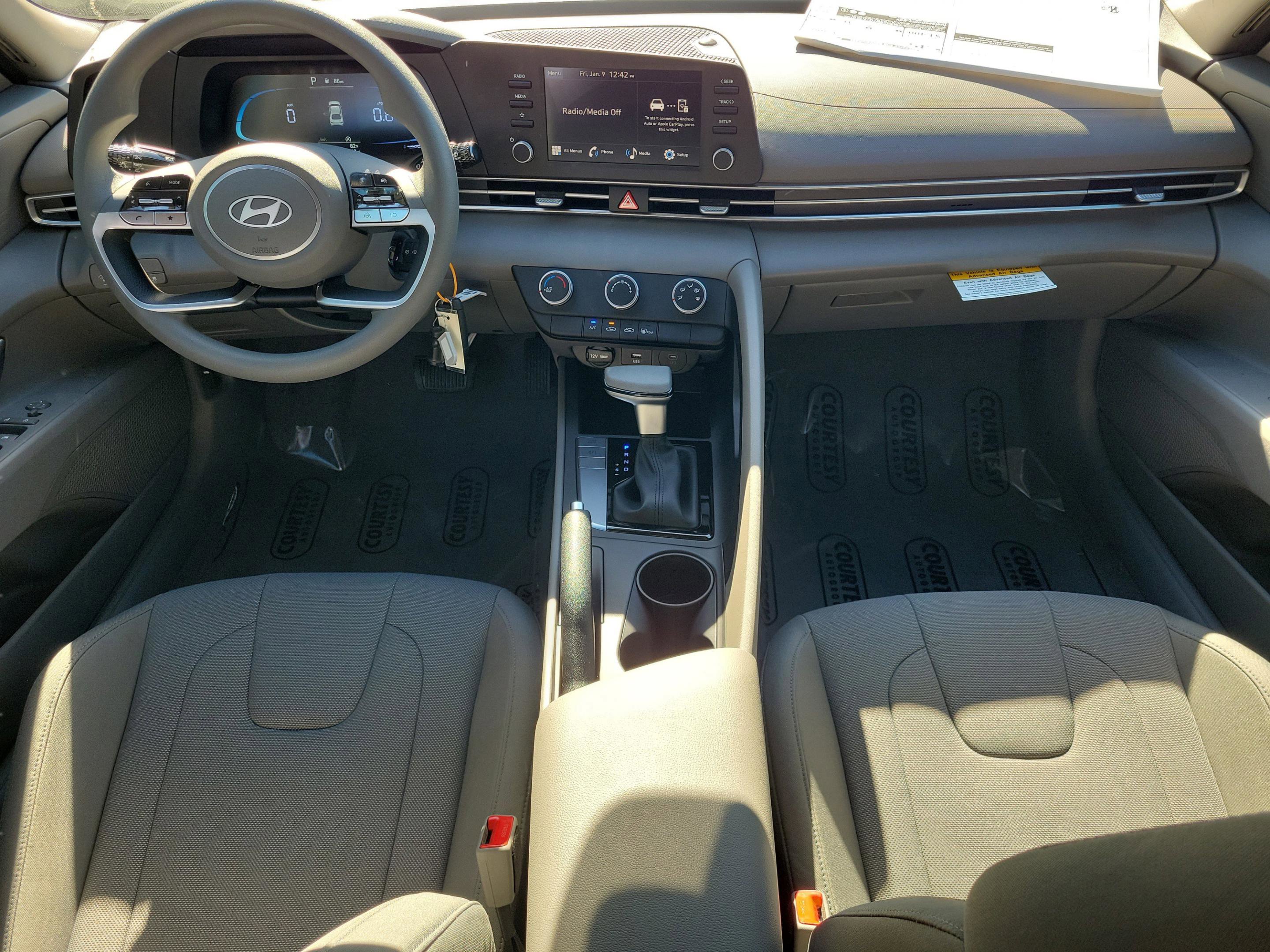 New 2026 Hyundai Elantra SE image 9