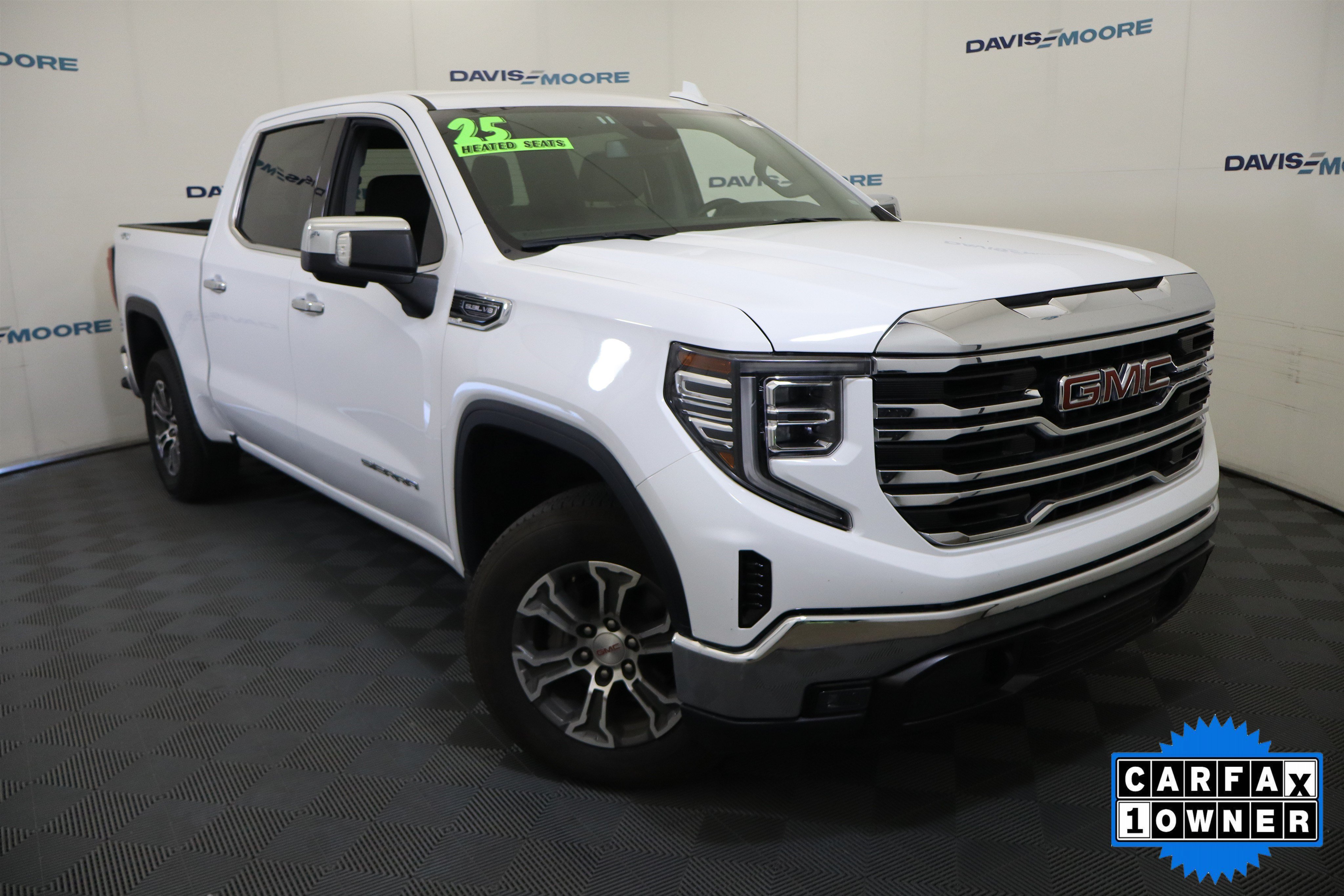 Used 2025 GMC Sierra 1500 SLT AWD/4WD image 2