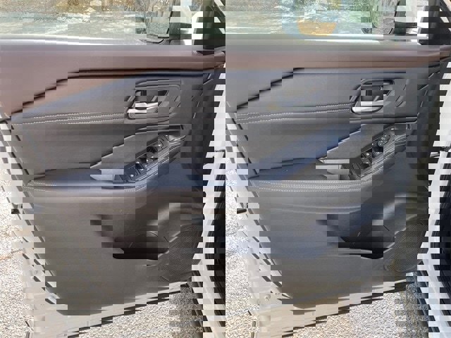 Certified 2023 Nissan Rogue SV w/ SV Premium Package image 17