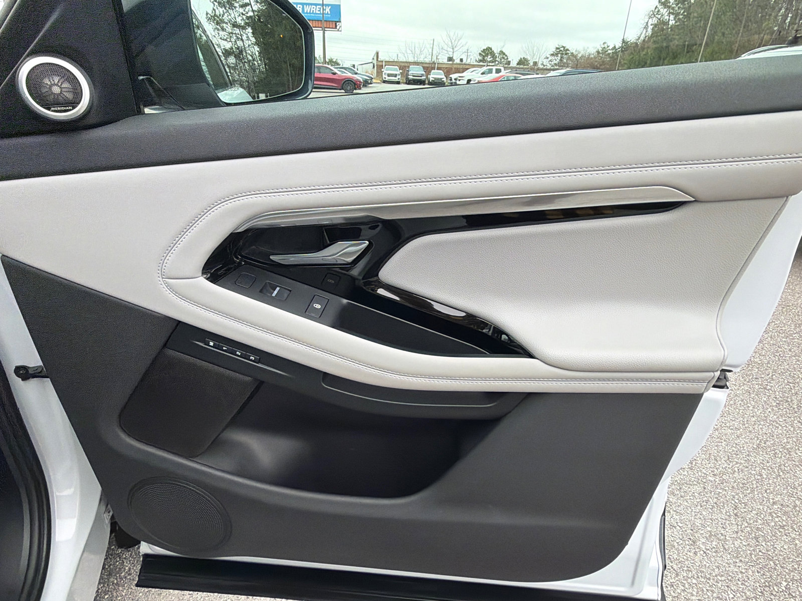 Used 2020 Land Rover Range Rover Evoque First Edition image 14