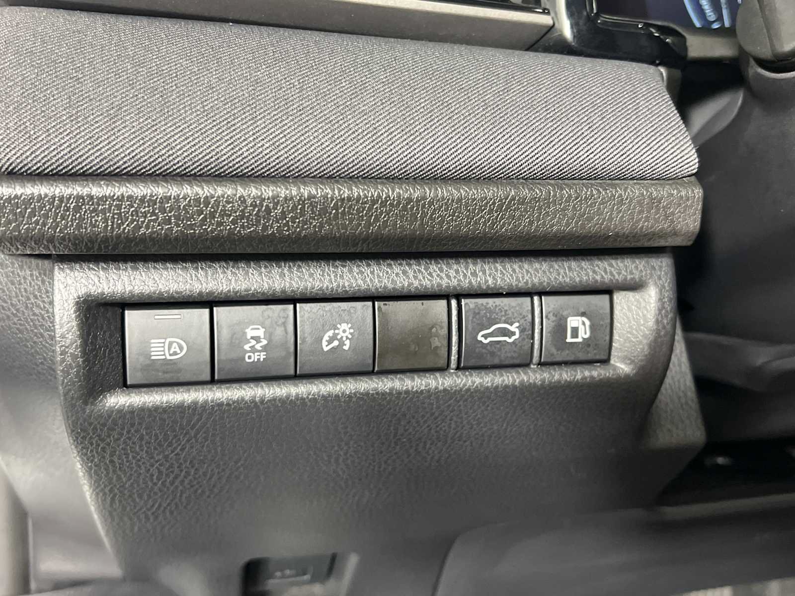 Used 2025 Toyota Camry LE FWD image 29